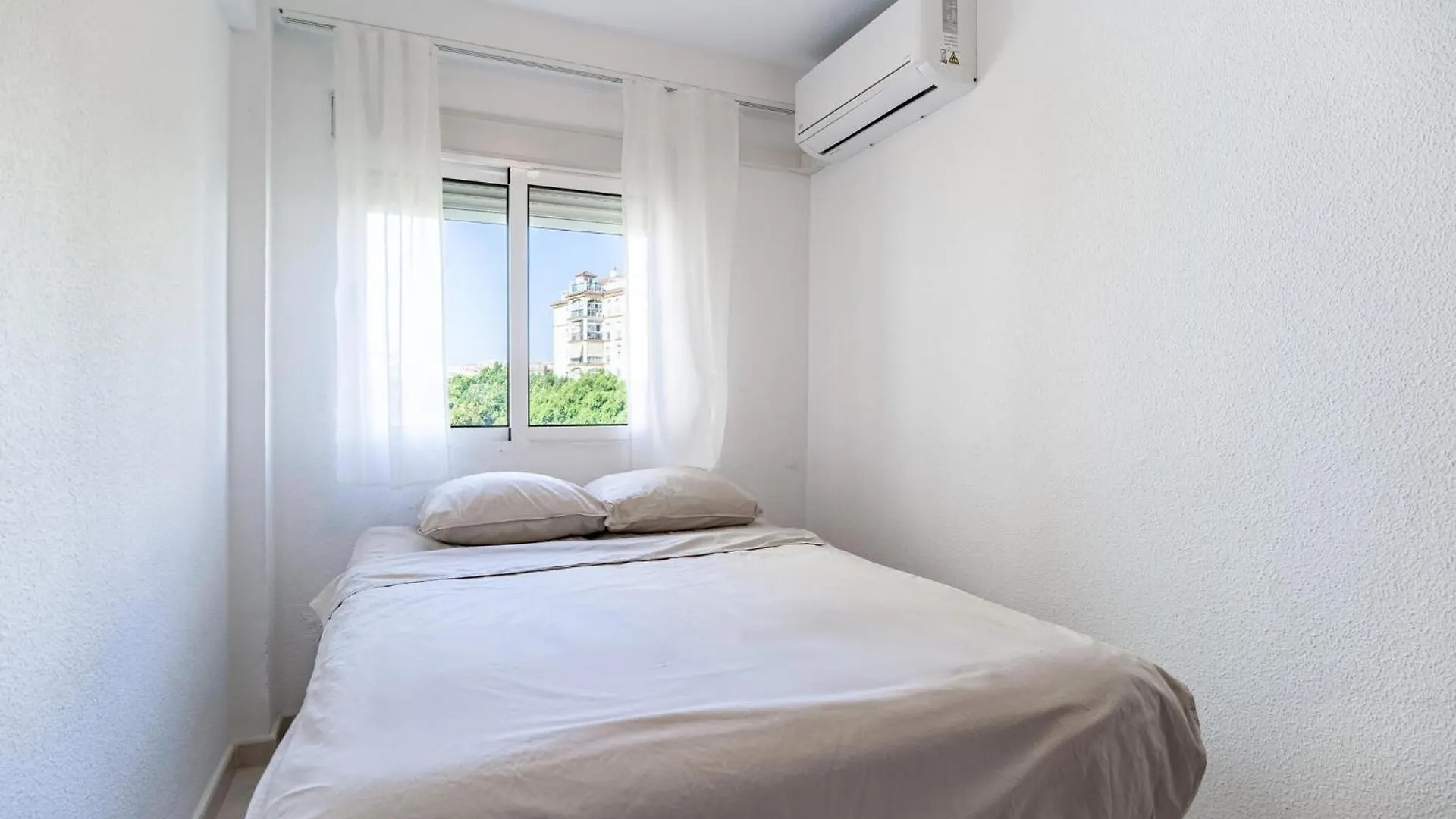 Awesome Apartment In Fuengirola With Wifi