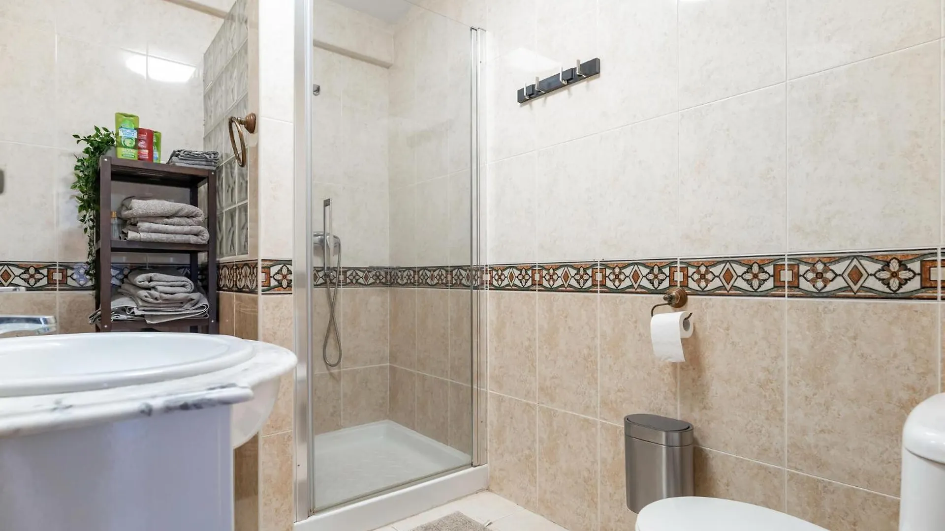 Awesome Apartment In Fuengirola With Wifi
