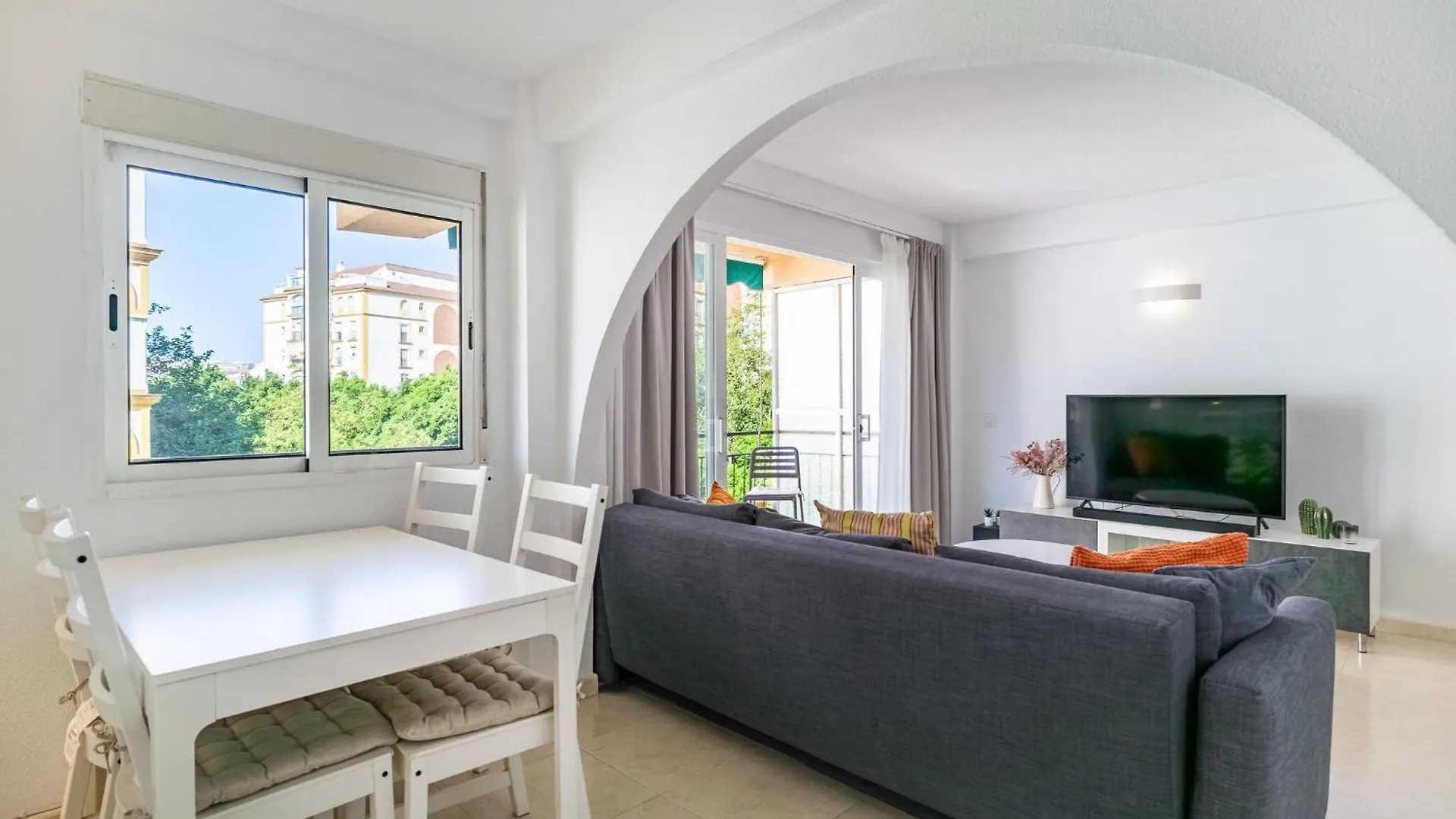Awesome Apartment In Fuengirola With Wifi