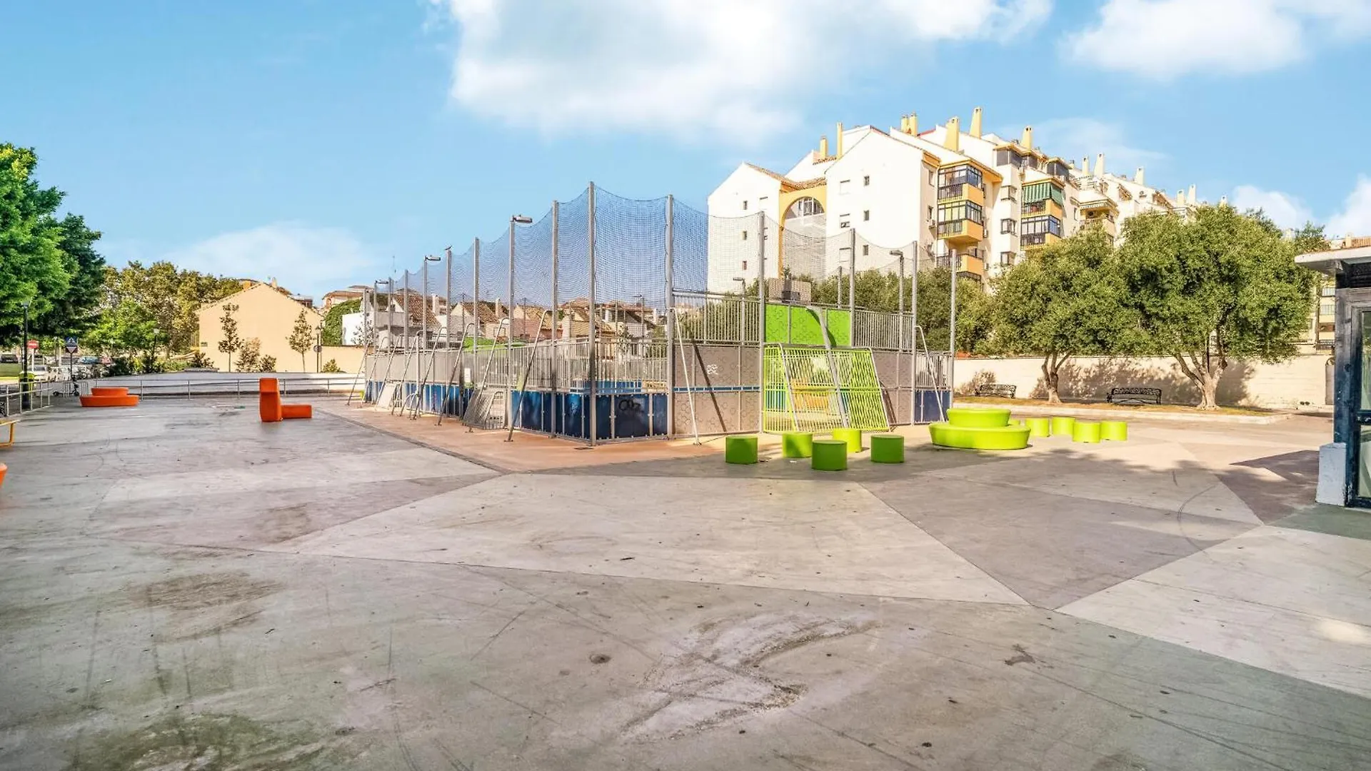 Awesome Apartment In Fuengirola With Wifi
